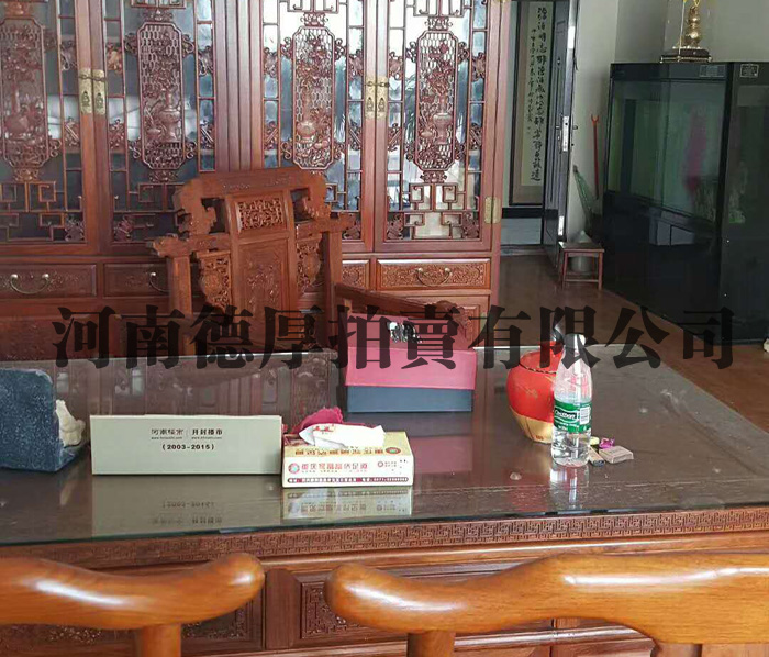 预拍多套商业房