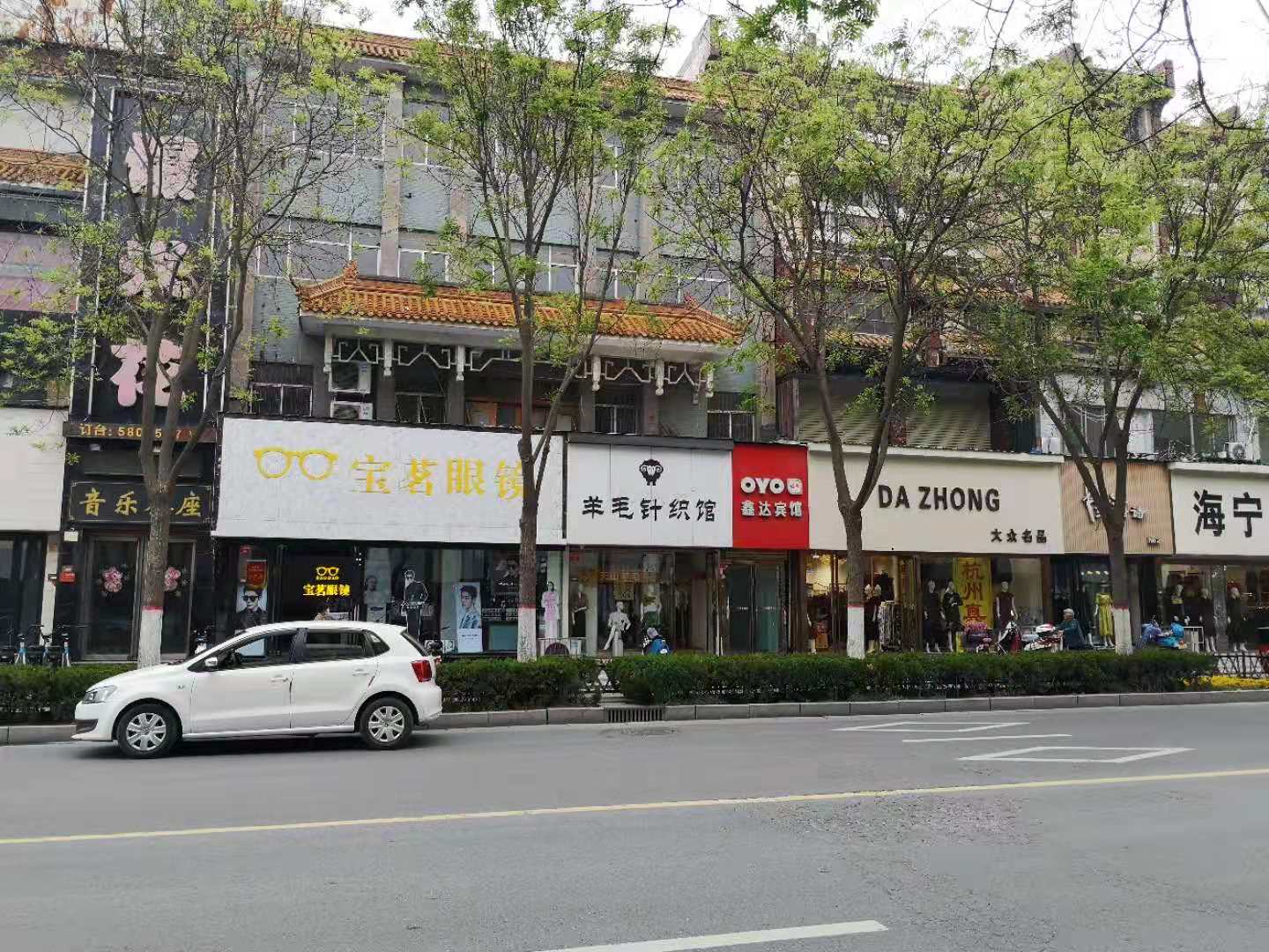 中山路北段 4号楼商业房拍卖公告